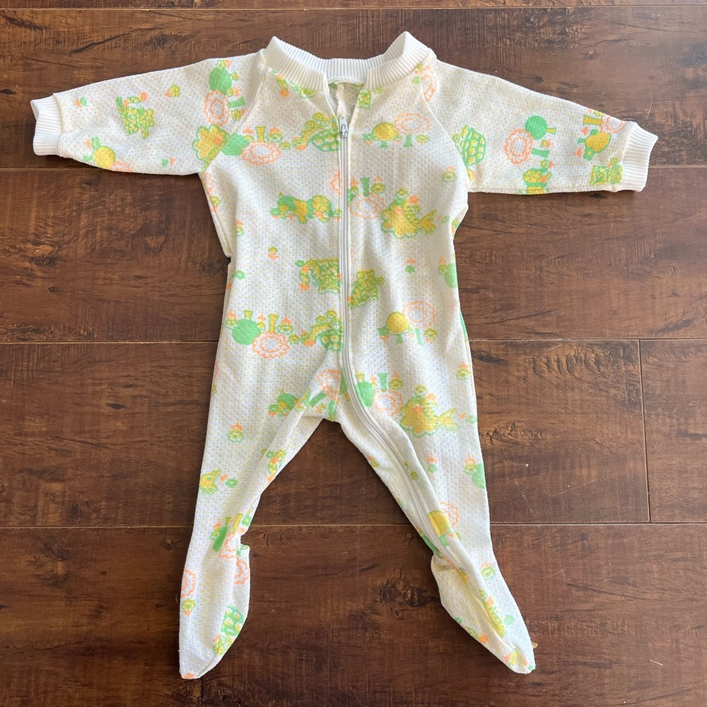 Vintage 80s baby onesie